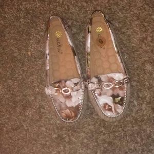 Machi female slipons